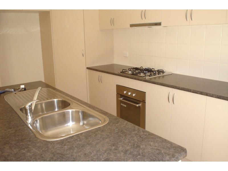 3/12 Buckingham Street, Sydenham VIC 3037