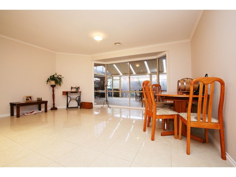 25 Taylors Hill Boulevard, Taylors Hill VIC 3037