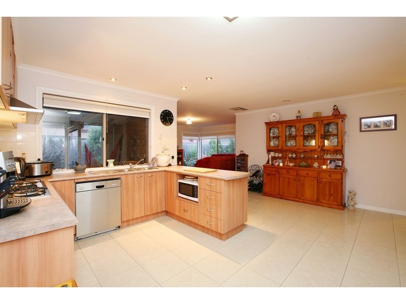 25 Taylors Hill Boulevard, Taylors Hill VIC 3037