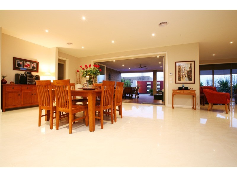 17 Speargrass Drive, Hillside VIC 3037