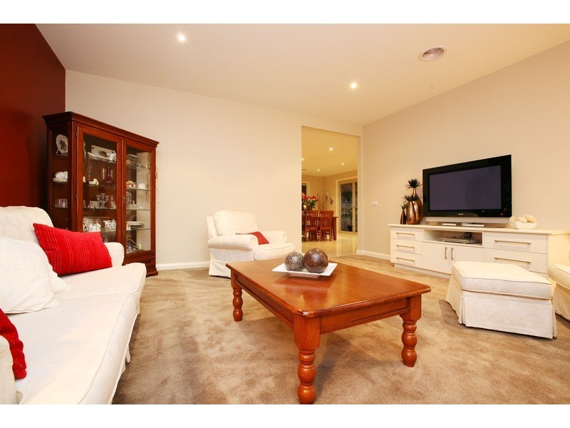 17 Speargrass Drive, Hillside VIC 3037