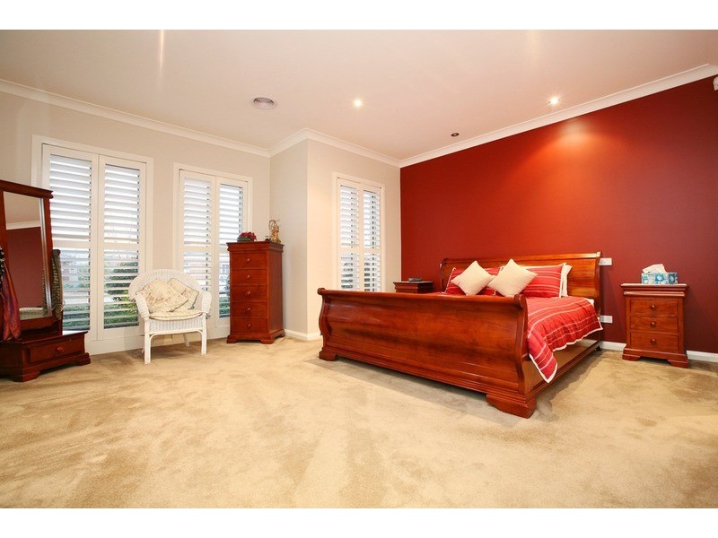 17 Speargrass Drive, Hillside VIC 3037