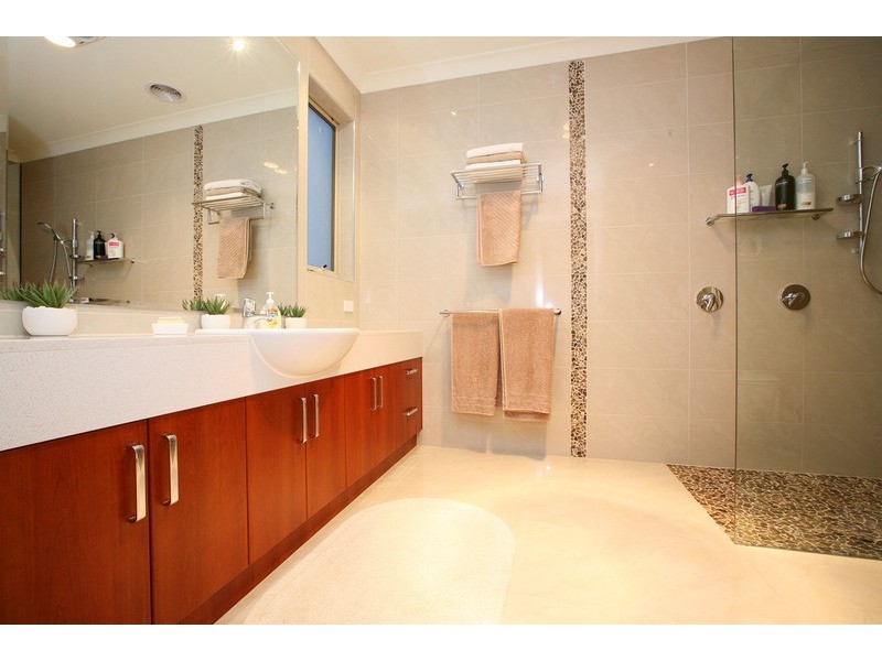 17 Speargrass Drive, Hillside VIC 3037