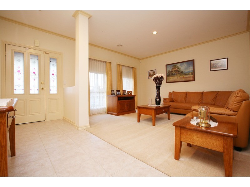 21 Bungarim Wynd, Sydenham VIC 3037