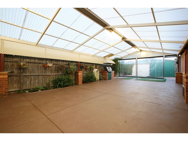 21 Bungarim Wynd, Sydenham VIC 3037