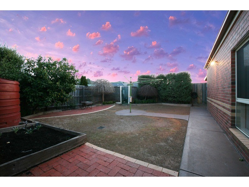 21 Bungarim Wynd, Sydenham VIC 3037
