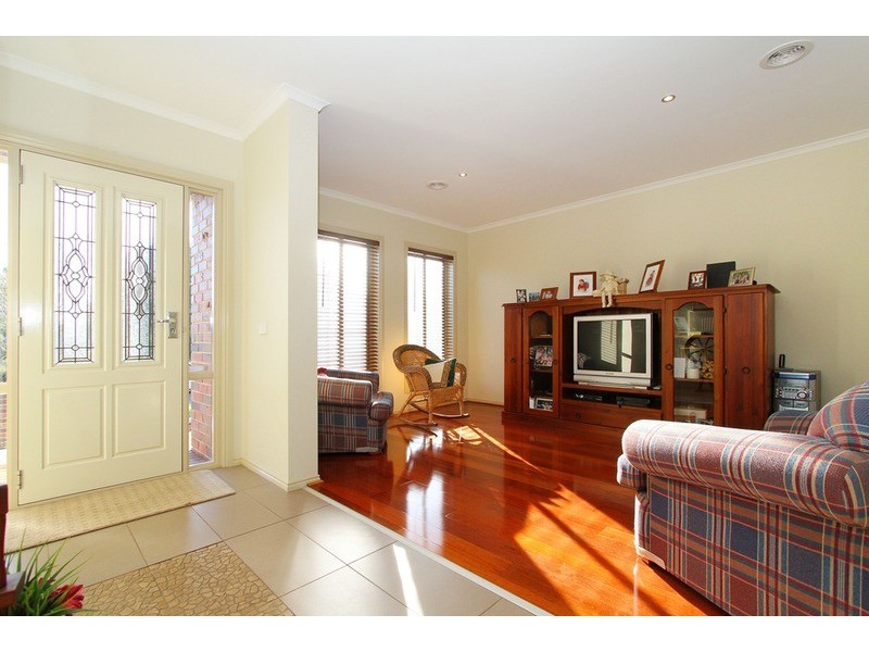 4 Highbury Drive, Hillside VIC 3037