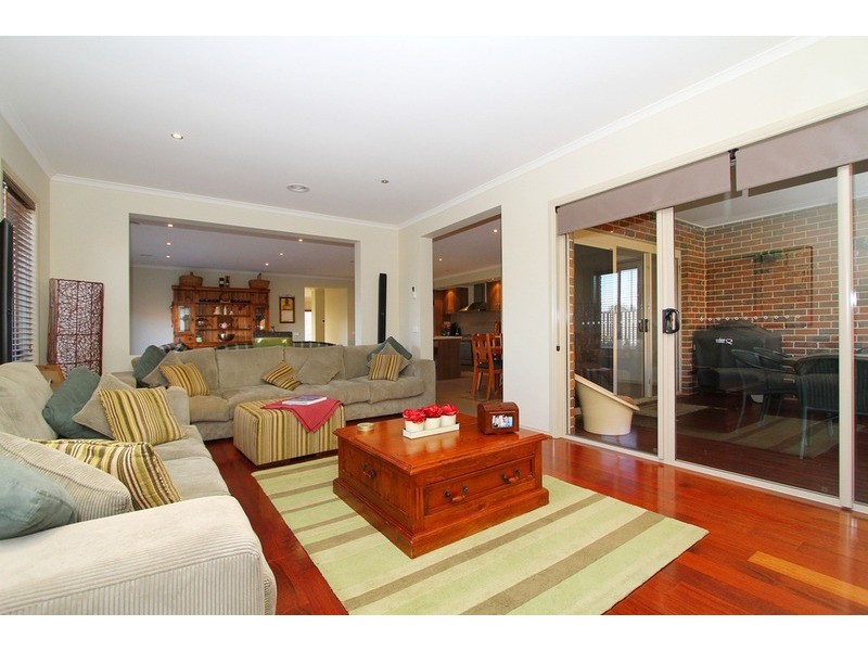 4 Highbury Drive, Hillside VIC 3037