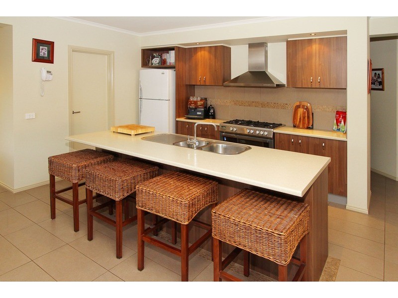 4 Highbury Drive, Hillside VIC 3037