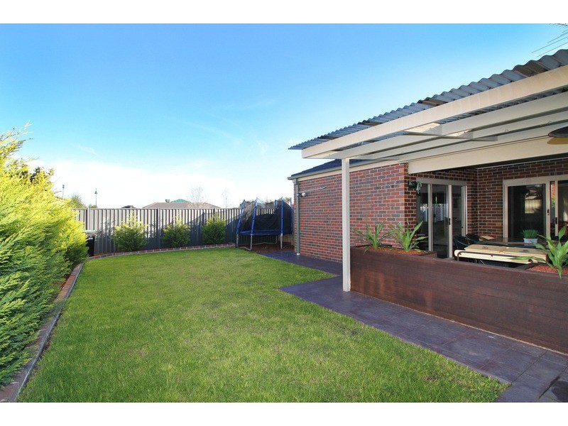 4 Highbury Drive, Hillside VIC 3037