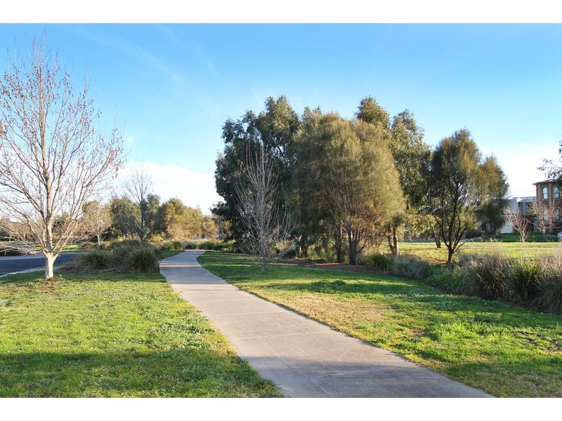 4 Highbury Drive, Hillside VIC 3037