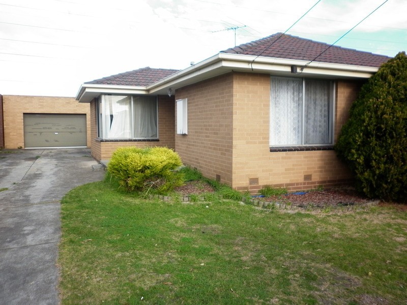 8 Angelique Grove, St Albans VIC 3021