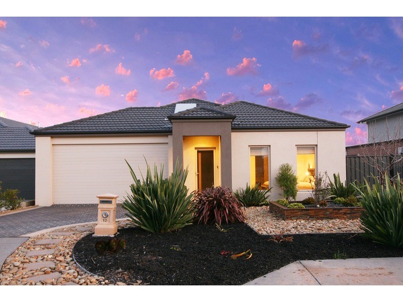 12 Ashbury Grove, Hillside VIC 3037