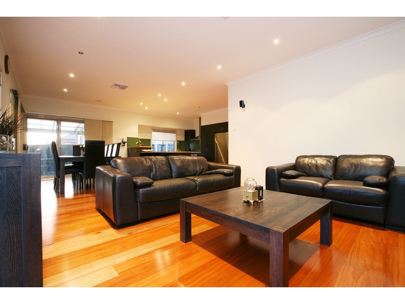 12 Ashbury Grove, Hillside VIC 3037