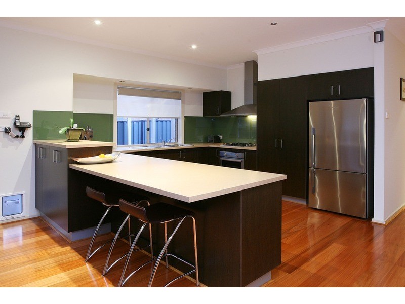 12 Ashbury Grove, Hillside VIC 3037