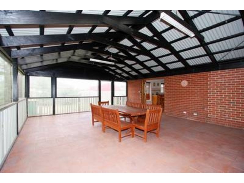 83 John Paul Drive, Hillside VIC 3037