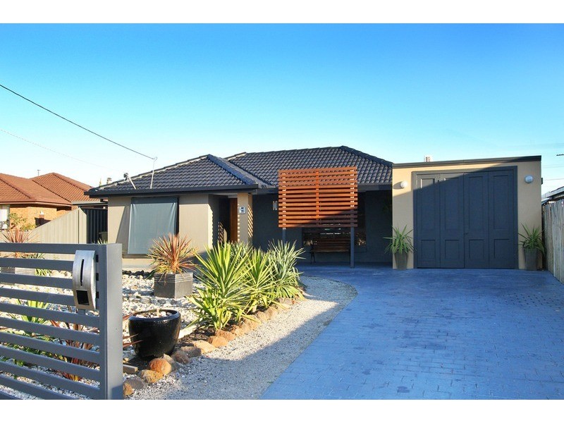 11 Eureka Court, Kings Park VIC 3021