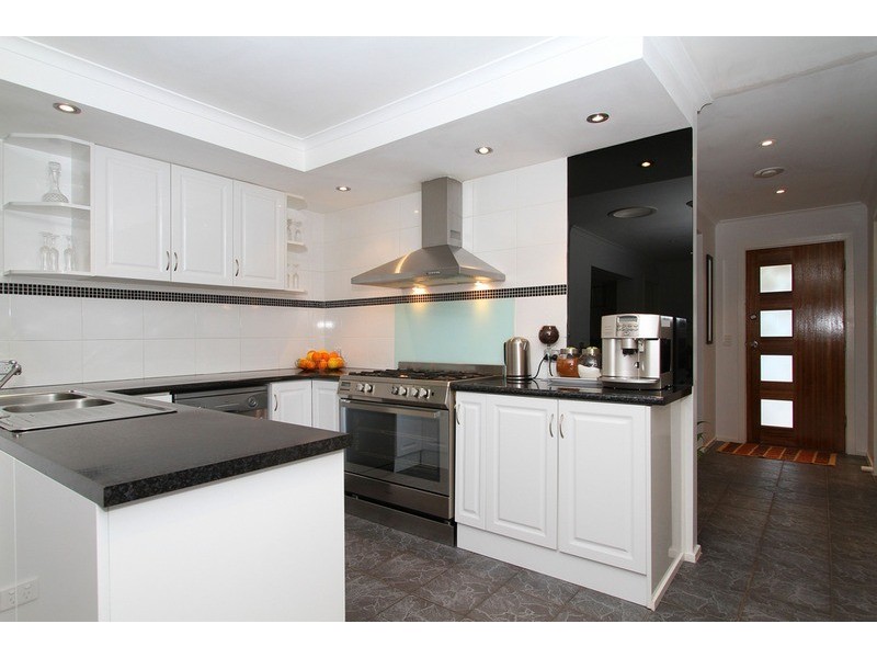 11 Eureka Court, Kings Park VIC 3021