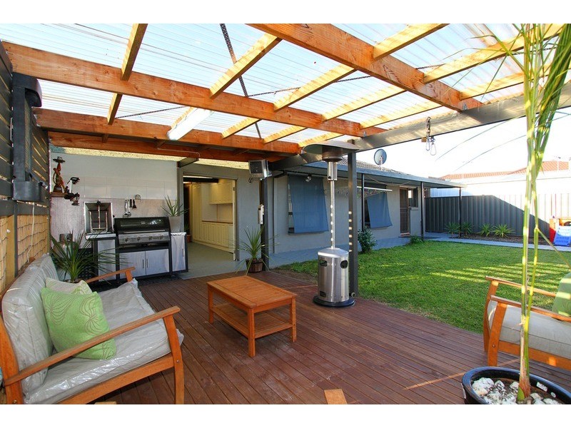 11 Eureka Court, Kings Park VIC 3021