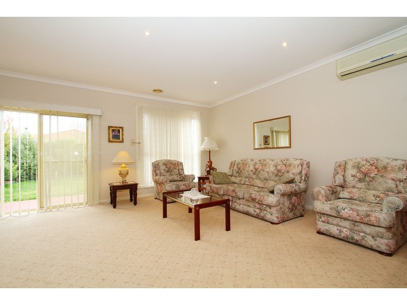 44a Saratoga Crescent, Keilor Downs VIC 3038