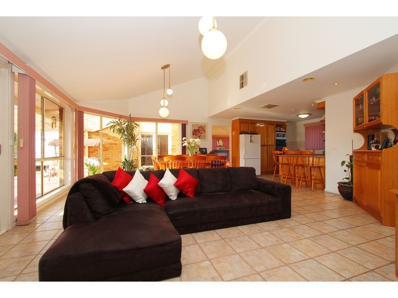 7 Stringybark Court, Hillside VIC 3037