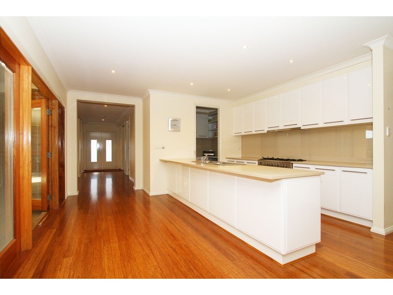 2 Savannah Court, Hillside VIC 3037