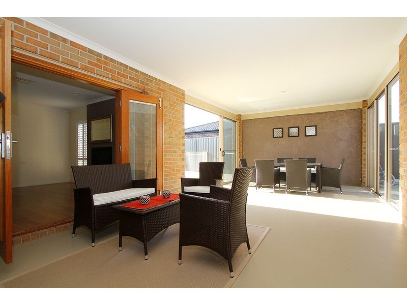 2 Savannah Court, Hillside VIC 3037