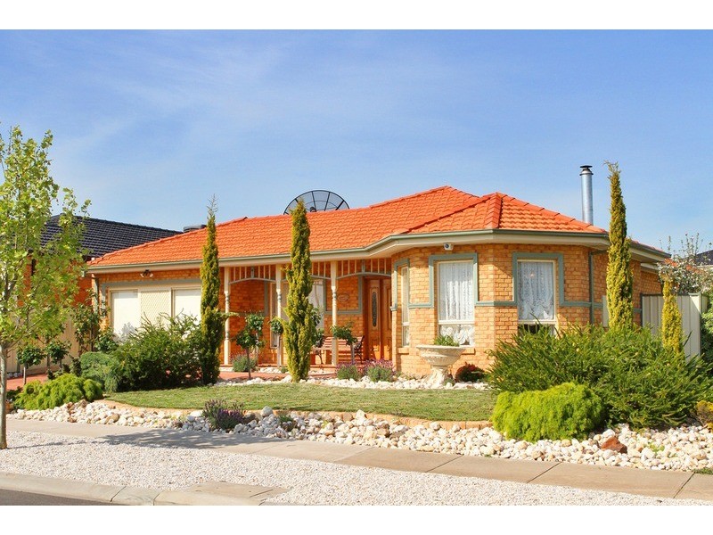 26 Pilgrim Drive, Hillside VIC 3037