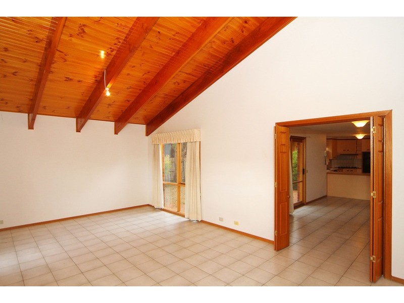 6 Bernborough Court, Keilor Downs VIC 3038