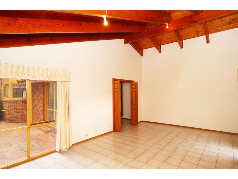 6 Bernborough Court, Keilor Downs VIC 3038