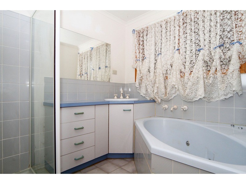 6 Bernborough Court, Keilor Downs VIC 3038