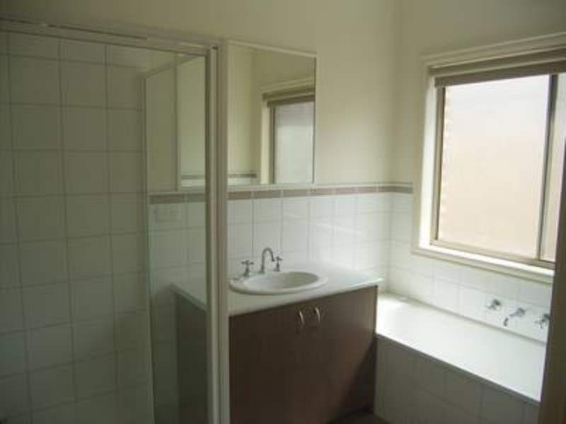 13 Deepdene Street, Caroline Springs VIC 3023