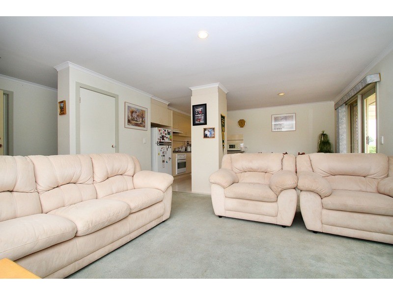 26 Village Avenue, Taylors Lakes VIC 3038