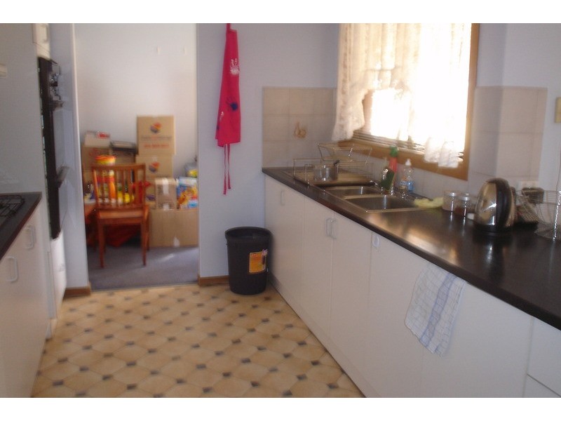 1/6 Frost Drive, Delahey VIC 3037