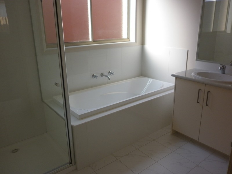 13 Kingsley Place, Delahey VIC 3037