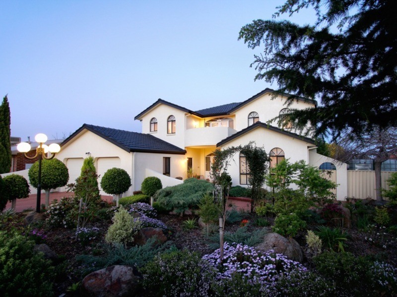 26 Verona Drive, Taylors Lakes VIC 3038