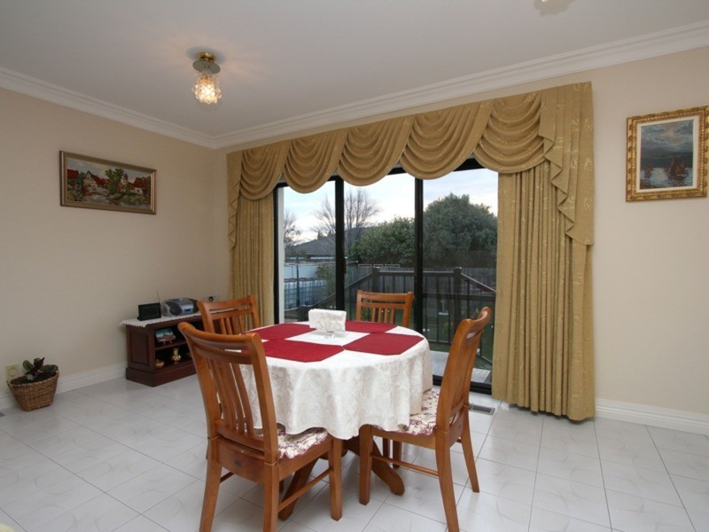 26 Verona Drive, Taylors Lakes VIC 3038