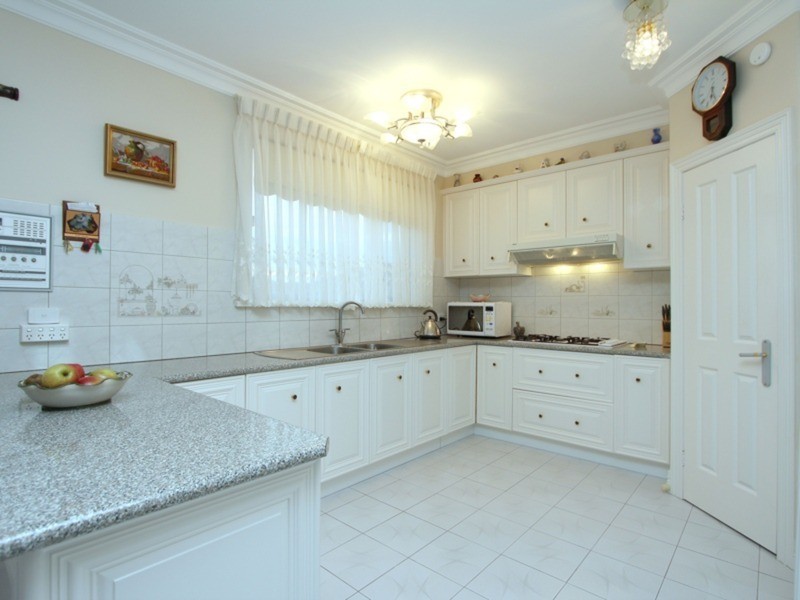 26 Verona Drive, Taylors Lakes VIC 3038