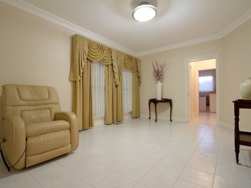 26 Verona Drive, Taylors Lakes VIC 3038