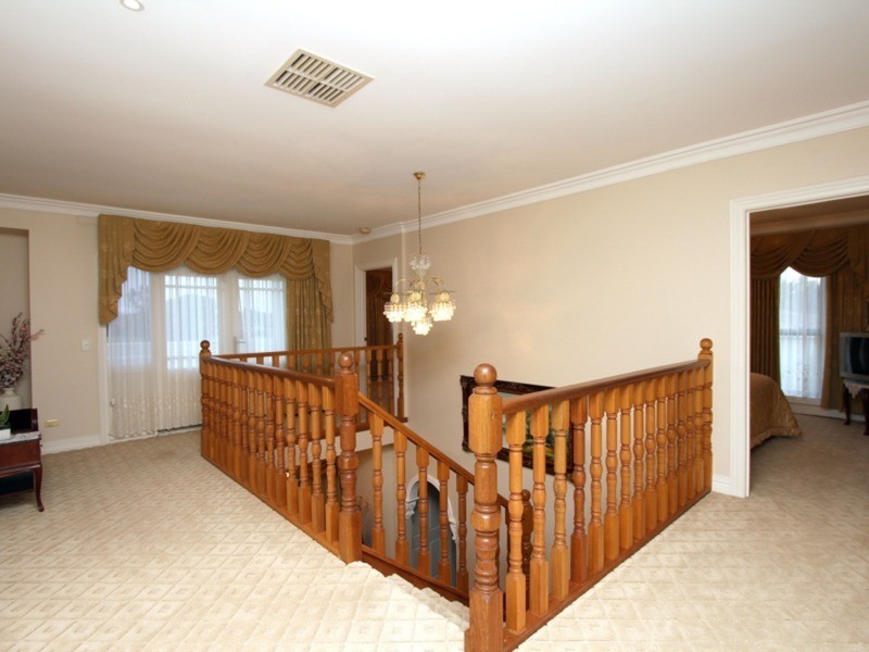 26 Verona Drive, Taylors Lakes VIC 3038