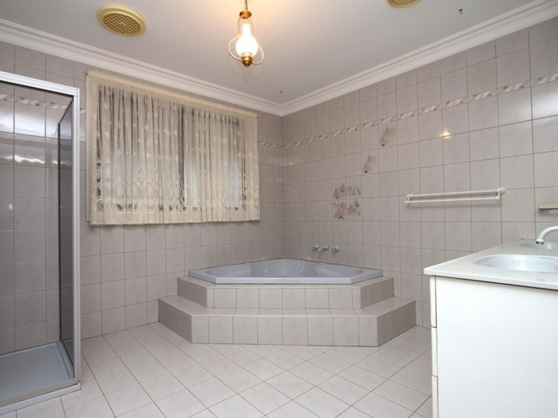 26 Verona Drive, Taylors Lakes VIC 3038