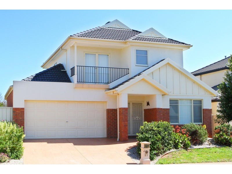 21 Bushy Park Avenue, Caroline Springs VIC 3023