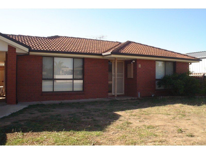 1/6 Frost Drive, Delahey VIC 3037