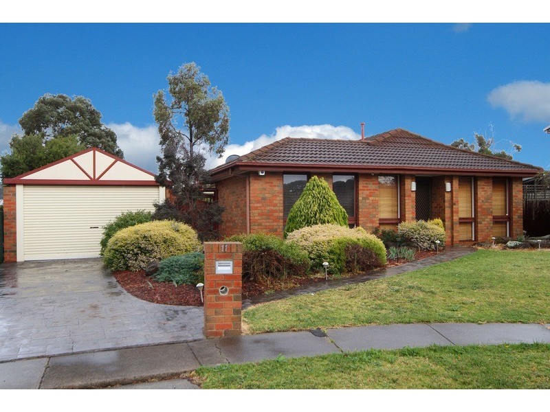 11 Yanchep Court, Taylors Lakes VIC 3038