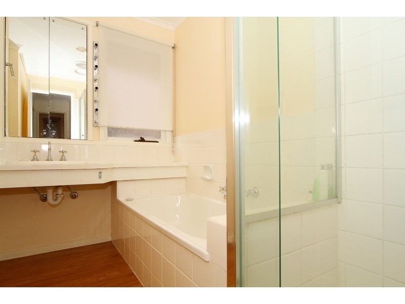 11 Yanchep Court, Taylors Lakes VIC 3038