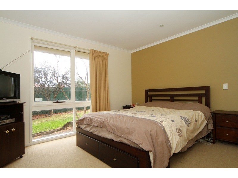 11 Yanchep Court, Taylors Lakes VIC 3038