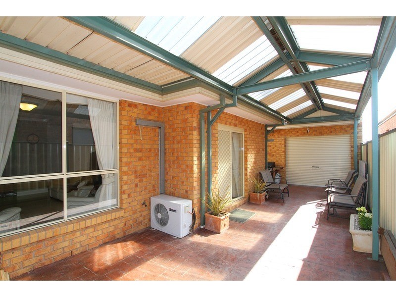 26 Pilgrim Drive, Hillside VIC 3037