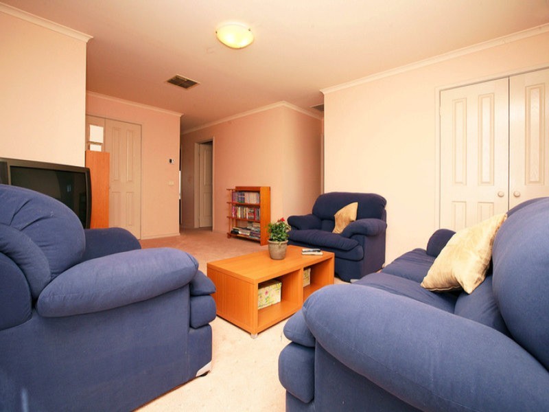 7 Thorogood  Court, Taylors Lakes VIC 3038