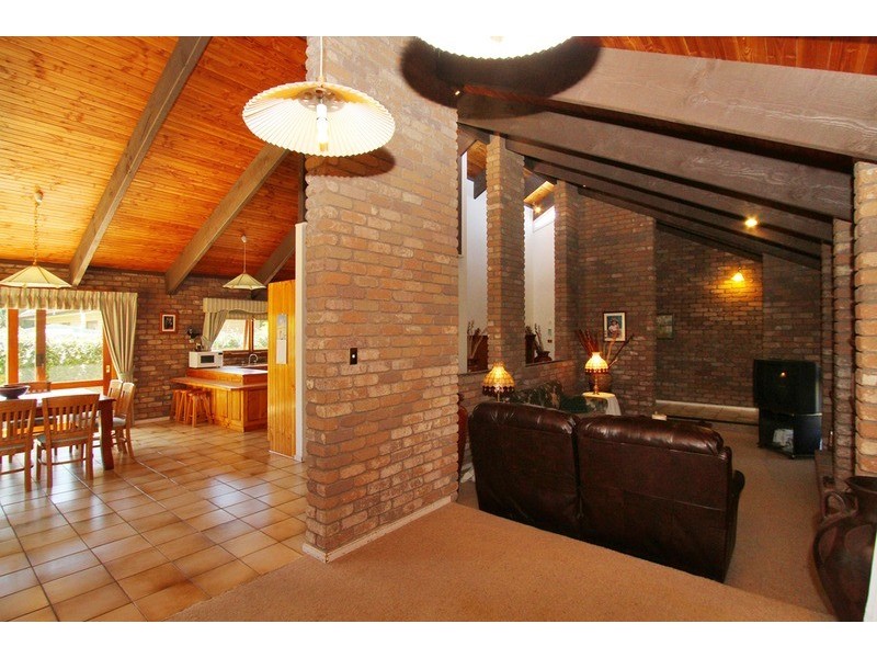 1 Munich  Drive, Keilor Downs VIC 3038