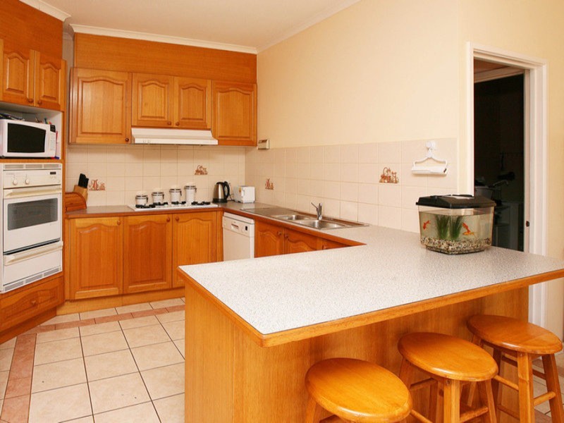 7 Thorogood  Court, Taylors Lakes VIC 3038